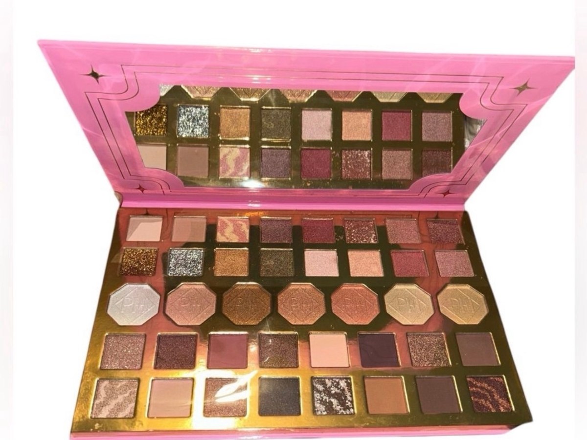 Budget Beauty, But Make It Iconic: Paris Hilton’s “Dreamy Daze” Palette&nbsp;Review